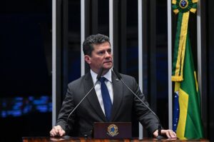 Sergio Moro lidera todos os cenários para o governo do Paraná