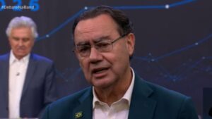 Augusto Cury ganha força nas redes após debate e transforma crescimento digital em estratégia de campanha